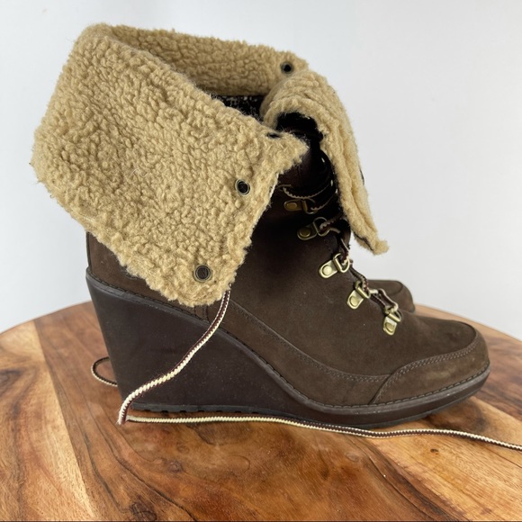 *SOLD Timberland Earthkeepers Sherpa-lined Wedge Boots - Picture 4 of 11